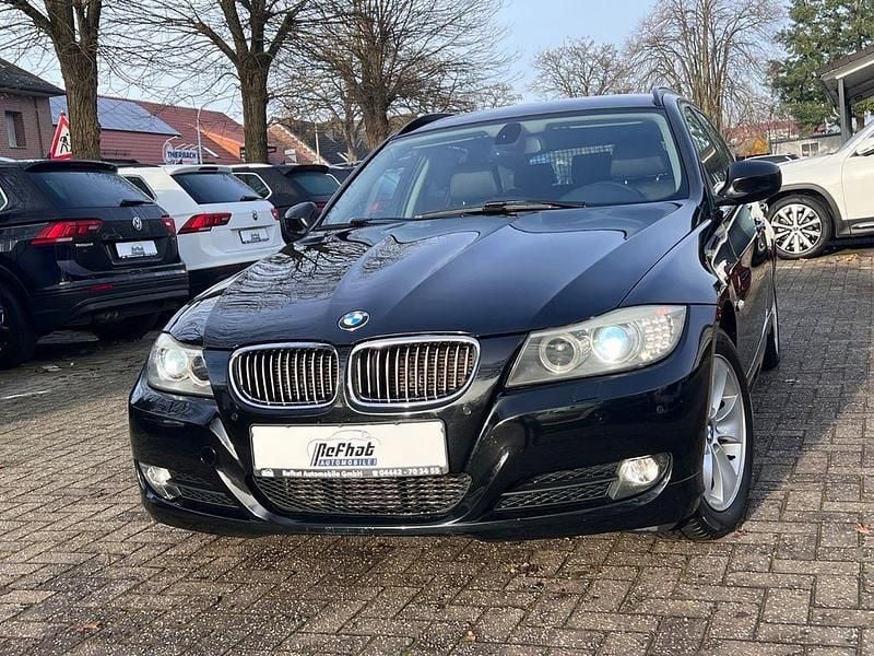 Schwarz Gebraucht 2011 BMW 320 Sport Line Kombi | 4.950 € (Guter Preis) - Bild 1/4