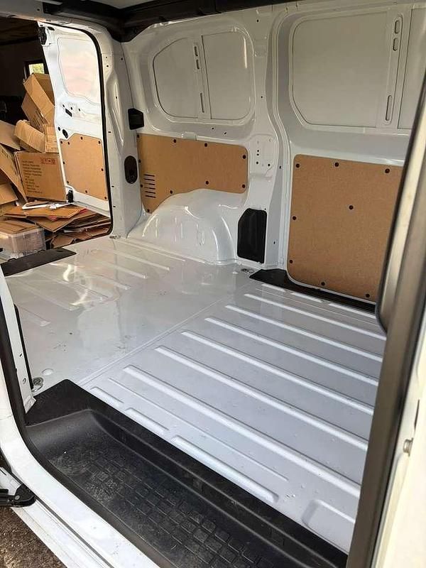 Gebraucht Peugeot Expert 144 PS (105 kW) 2024 Weiß Van