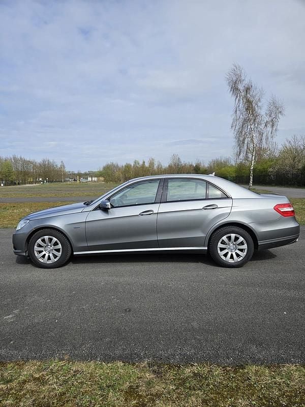 Gebraucht Mercedes E300 231 PS (169 kW) 2010 Grau Limousine
