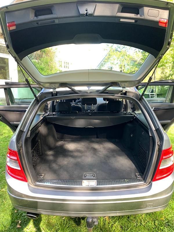 Gebraucht Mercedes C220 170 PS (125 kW) 2011 Silber Kombi