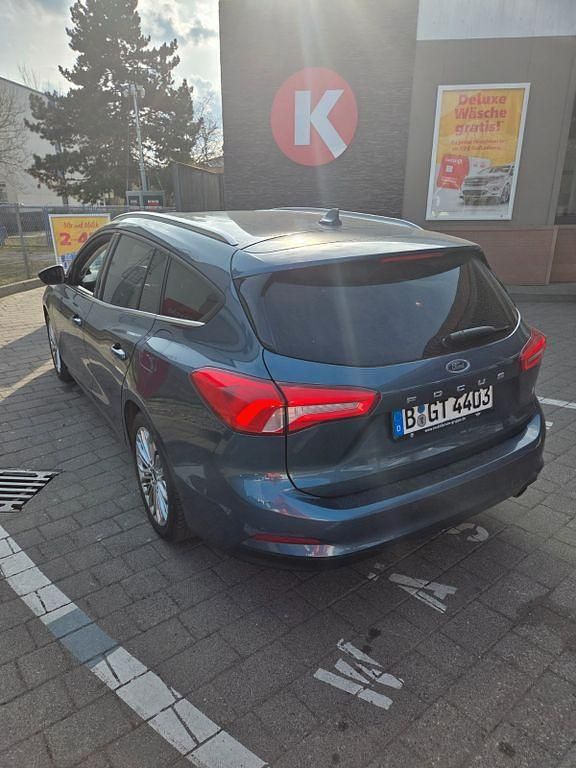 Gebraucht Ford Focus Titanium 150 PS (110 kW) 2019 Blau Limousine