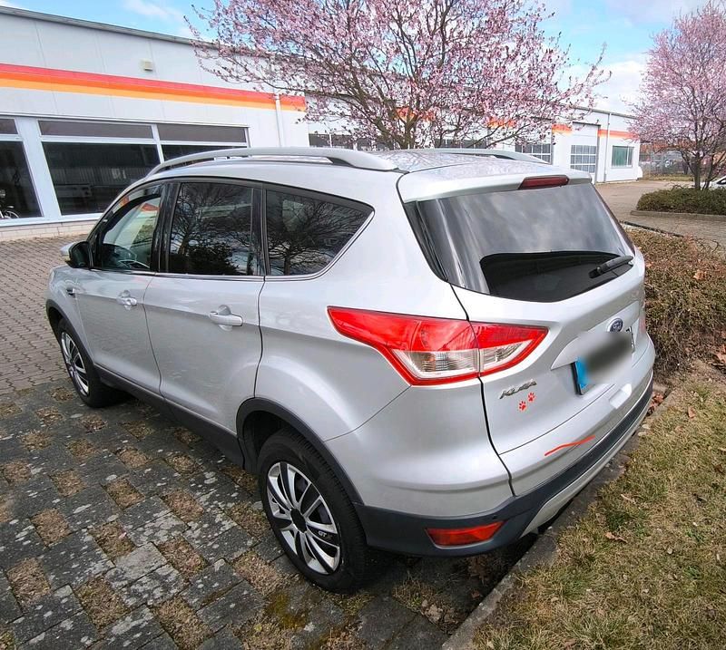Gebraucht Ford Kuga 150 PS (110 kW) 2015 Silber SUV