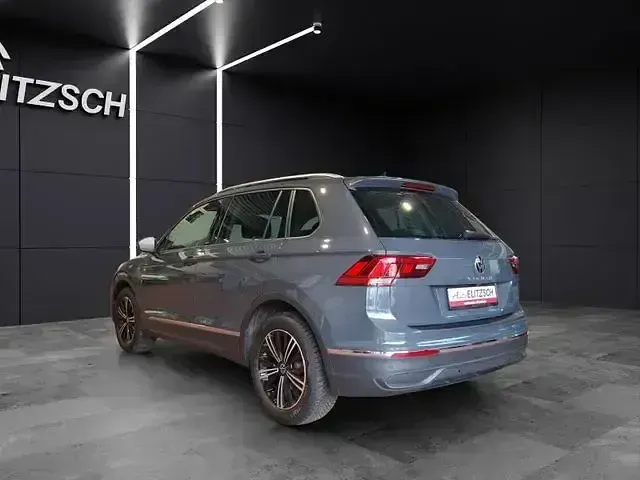 Gebraucht VW Tiguan Active 150 PS (110 kW) 2022 Delfingrau metallic SUV