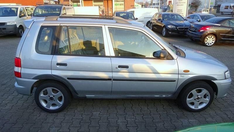 Gebraucht Mazda Demio 63 PS (46 kW) 1999 Silber (metallic) Kleinwagen