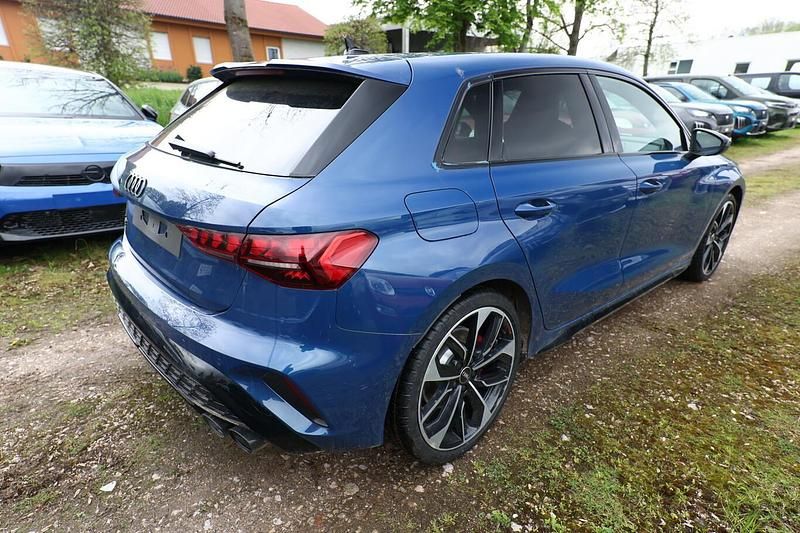 Neu Audi S3 Advanced 333 PS (244 kW) 2026 Blau metallic Limousine