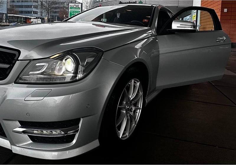 Gebraucht Mercedes C250 204 PS (150 kW) 2015 Silber Coupé