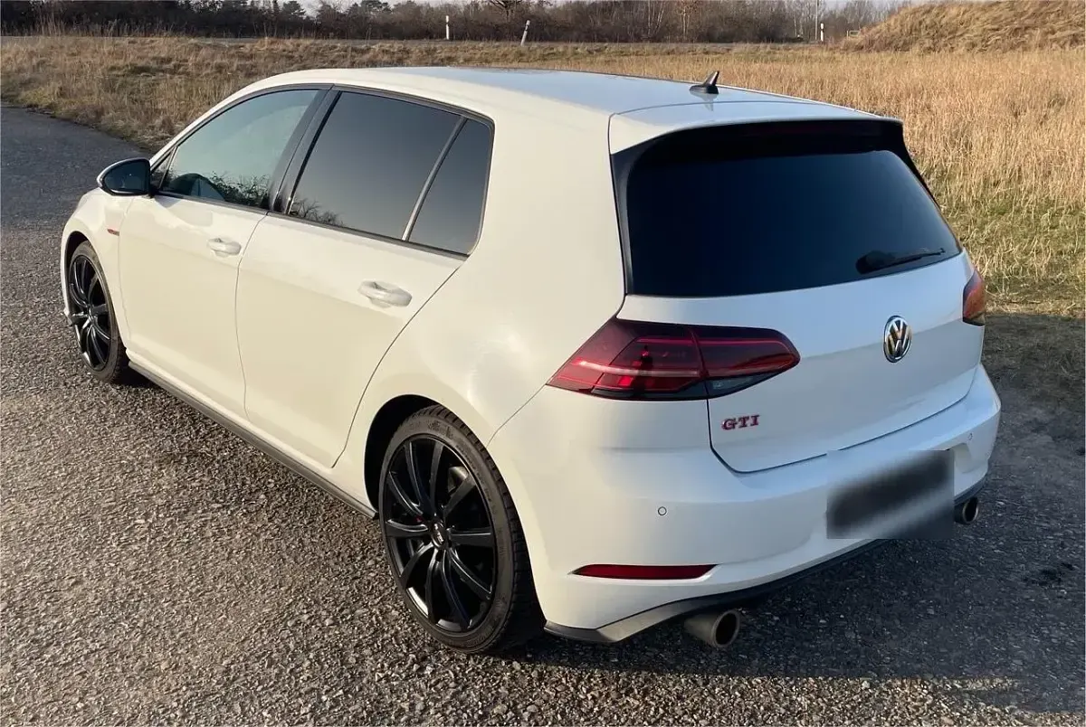Second-hand VW Golf VII GTI 245 CP (180 kW) 2019 Alb Hatchback