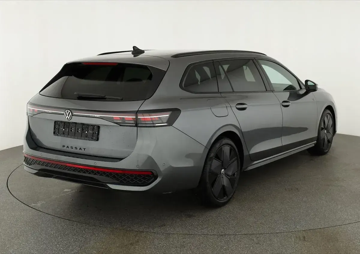 Nowe VW Passat R-line 265 KM (194 kW) 2026 Szary Kombi