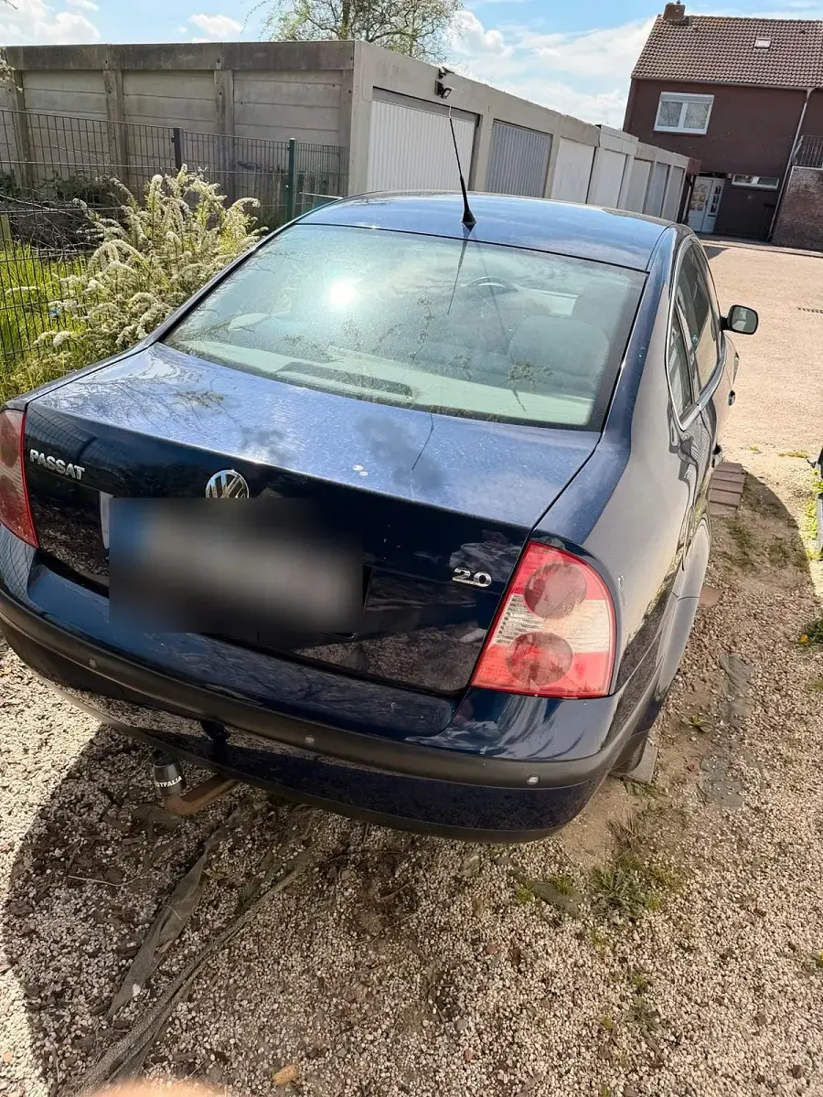 Używany VW Passat 130 KM (95 kW) 2002 Niebieski Sedan/Limuzyna