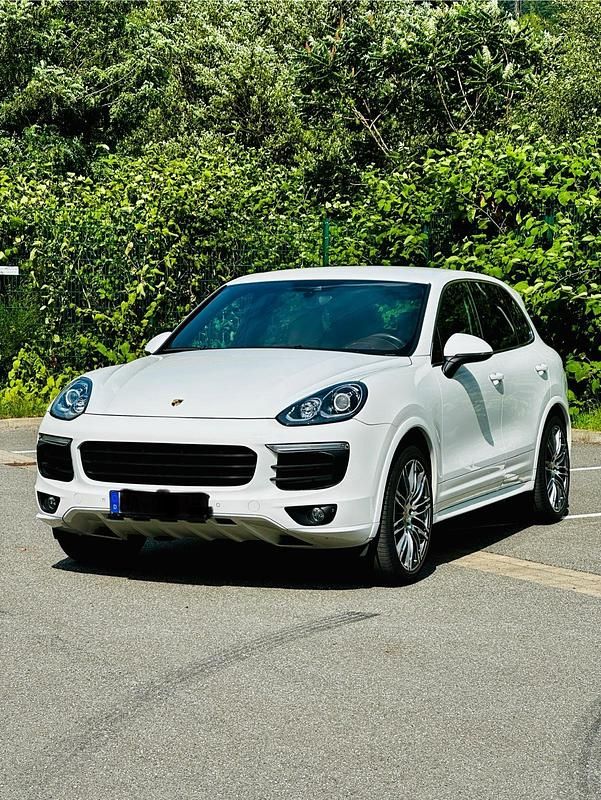 Weiß Gebraucht 2015 Porsche Cayenne GTS Sport SUV | 29.990 € - Bild 1/4