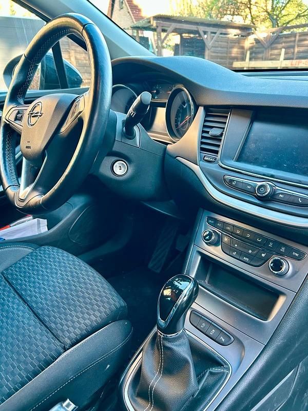 Second-hand Opel Astra 122 CP (89 kW) 2020 Negru Break