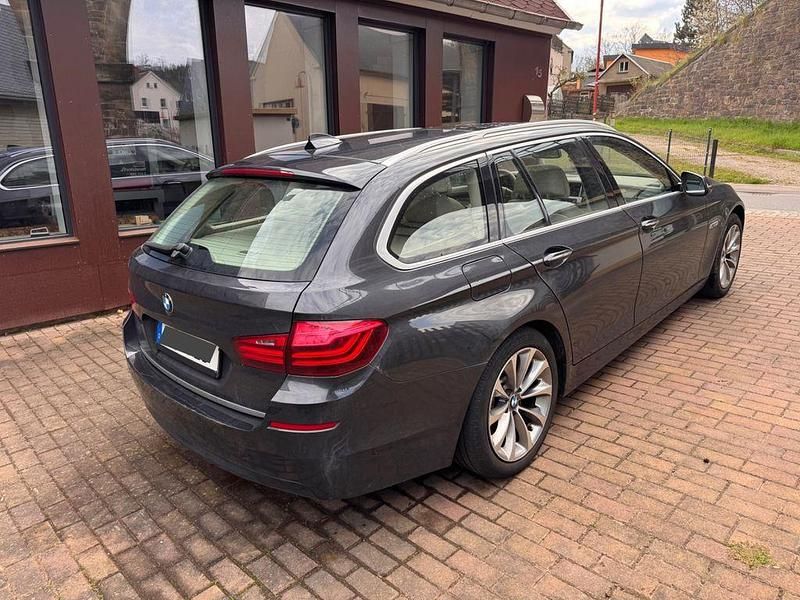Gebraucht BMW 520 Luxury Line 184 PS (135 kW) 2014 Grau Limousine