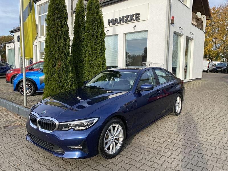Mediterranblau metallic Gebraucht 2020 BMW 330e Advantage Limousine | 25.990 € (Guter Preis) - Bild 1/4