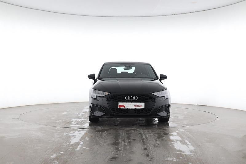 Gebraucht Audi A3 Sportback e-tron Design 204 PS (150 kW) 2022 Brillantschwarz Kleinwagen