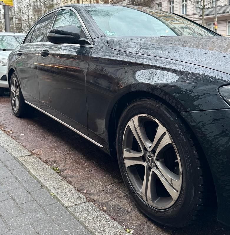 Gebraucht Mercedes E200 150 PS (110 kW) 2018 Schwarz Limousine