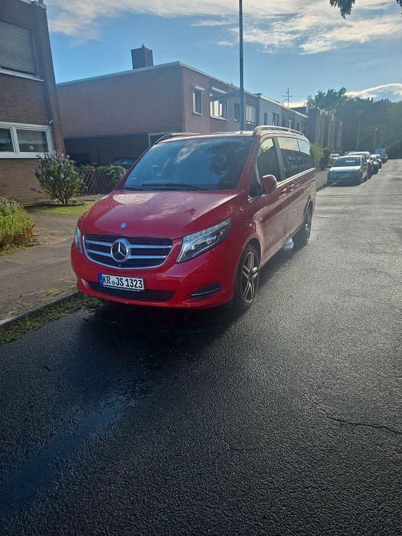 Rot Gebraucht 2015 Mercedes V250 Avantgarde Edition Van / Kleinbus | 24.900 € (Guter Preis) - Bild 1/4