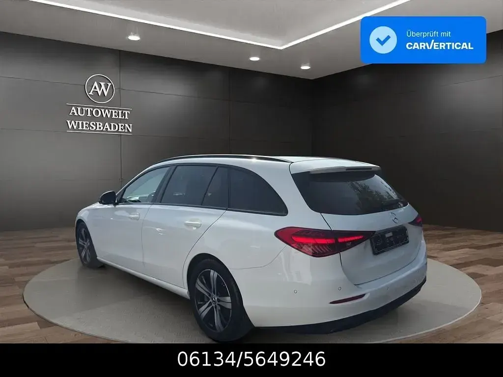 Gebraucht Mercedes C220 200 PS (147 kW) 2023 Weiß Limousine
