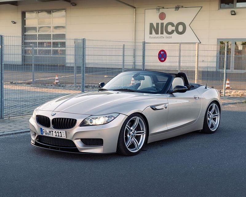 Silber Gebraucht 2009 BMW Z4 M Sport Cabrio | 22.990 € - Bild 1/4