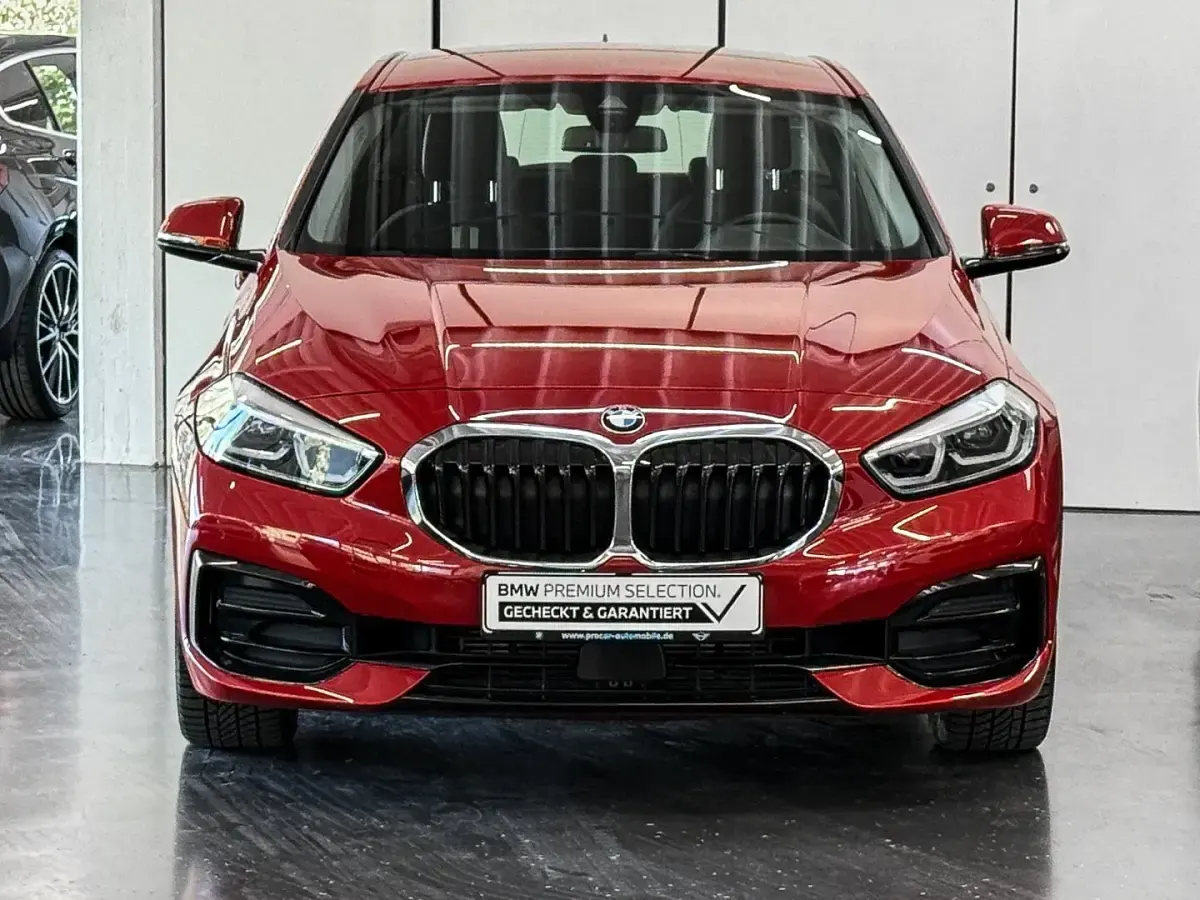 Gebraucht BMW 118 Sport Line 150 PS (110 kW) 2023 Melbournerot Kleinwagen