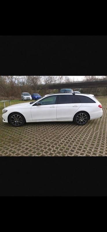 Gebraucht Mercedes E220 194 PS (142 kW) 2017 Weiß Kombi