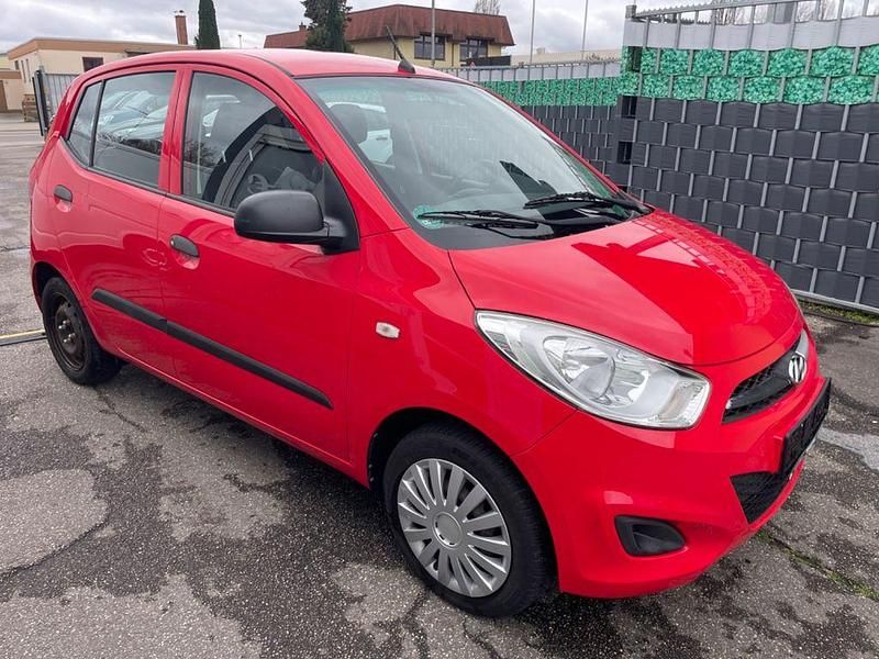 Gebraucht Hyundai i10 Edition 69 PS (50 kW) 2012 Rot Kleinwagen