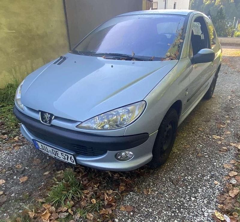 Gebraucht Peugeot 206 75 PS (55 kW) 2001 Limousine