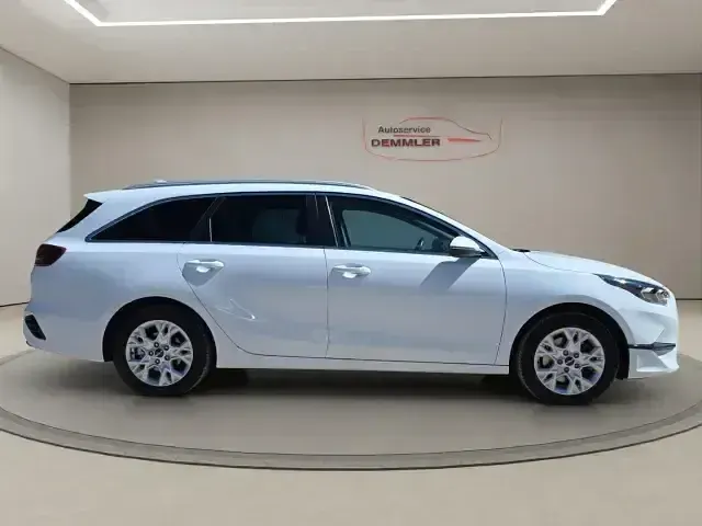 Gebraucht Kia Ceed Sportswagon 136 PS (100 kW) 2023 Weiß Kombi