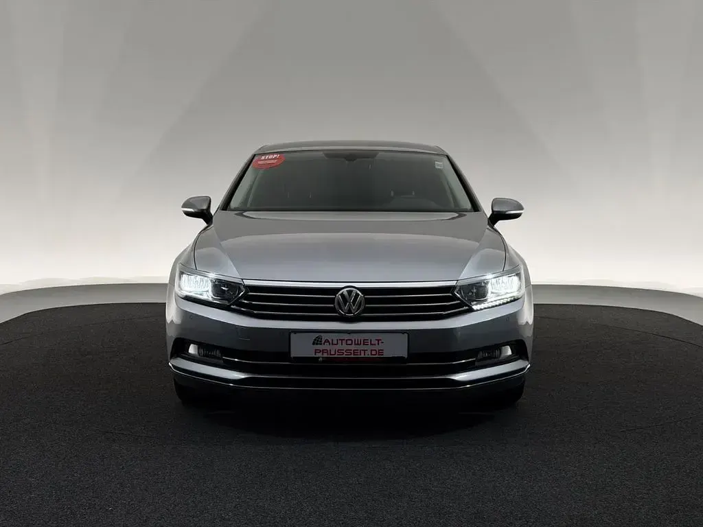 Gebraucht VW Passat Highline 150 PS (110 kW) 2018 Silber Limousine