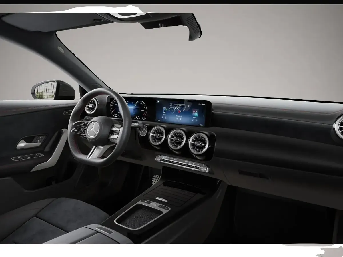 Gebraucht Mercedes CLA250 163 PS (119 kW) 2025 Manufacturer Coupé