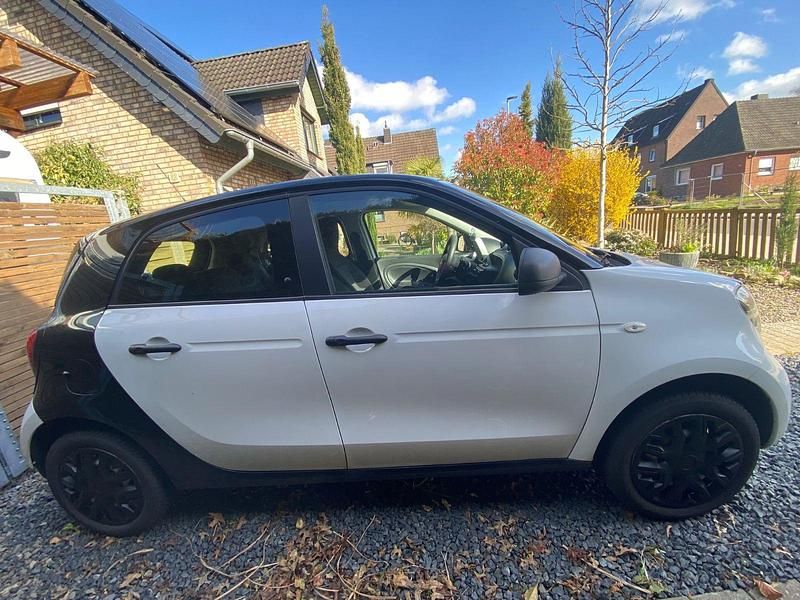Gebraucht Smart ForFour 71 PS (52 kW) 2019 Weiß Kleinwagen
