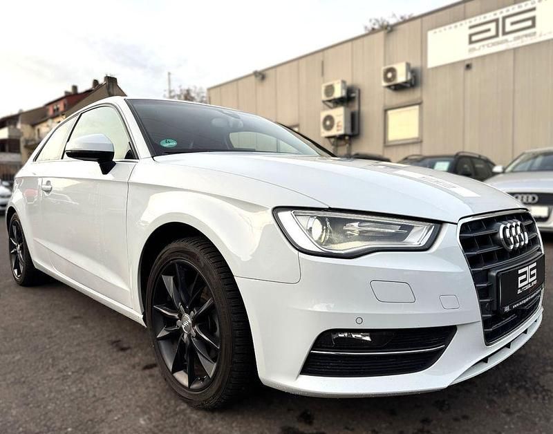 Weiß Gebraucht 2012 Audi A3 Ambiente Limousine | 10.300 € (Fairer Preis) - Bild 1/4