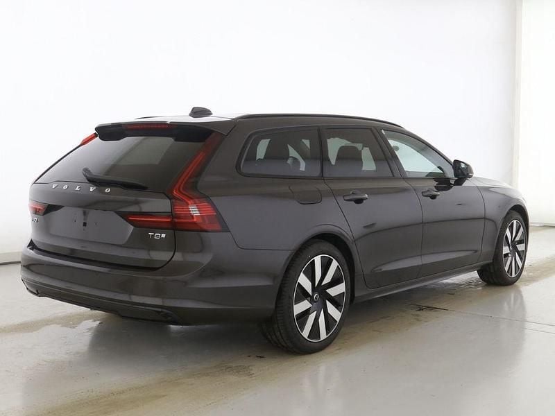 Second-hand Volvo V90 Plus 335 CP (246 kW) 2025 Gri Break