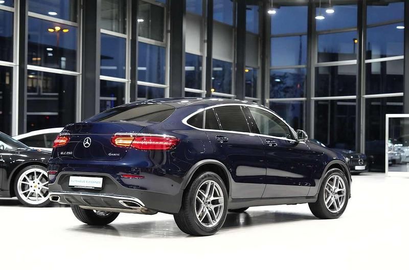 Gebraucht Mercedes GLC250 AMG line 211 PS (155 kW) 2018 Cavansitblau  metalliclack Coupé