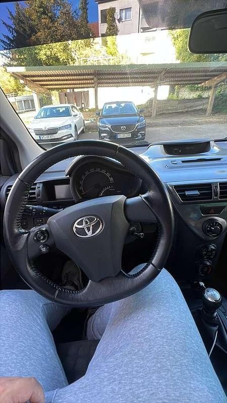 Gebraucht Toyota iQ 68 PS (50 kW) 2009 Kleinwagen