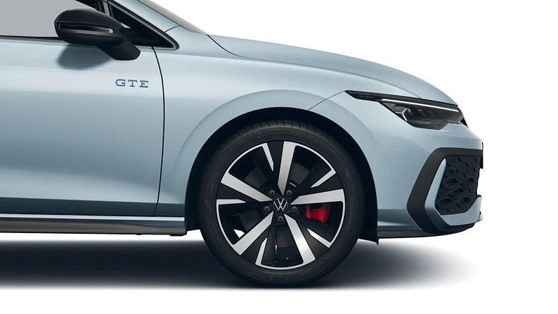 Gebraucht VW Golf VIII GTE 272 PS (200 kW) 2025 Crystal ice blue metallic (metallic) Limousine