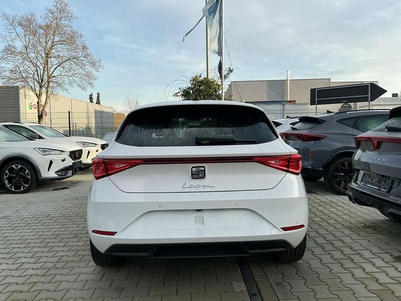 Gebraucht Seat Leon Style 150 PS (110 kW) 2024 Weiß Limousine