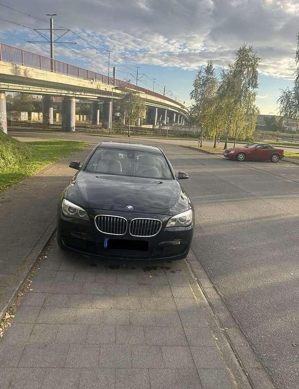 Schwarz Gebraucht 2014 BMW 730 M Sport Limousine | 21.000 € (Etwas zu teuer) - Bild 1/4