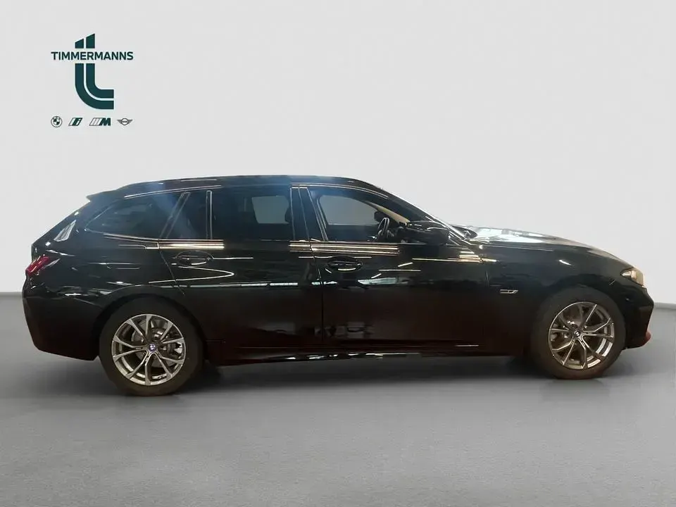 Gebraucht BMW 330e 292 PS (214 kW) 2023 Schwarz Kombi