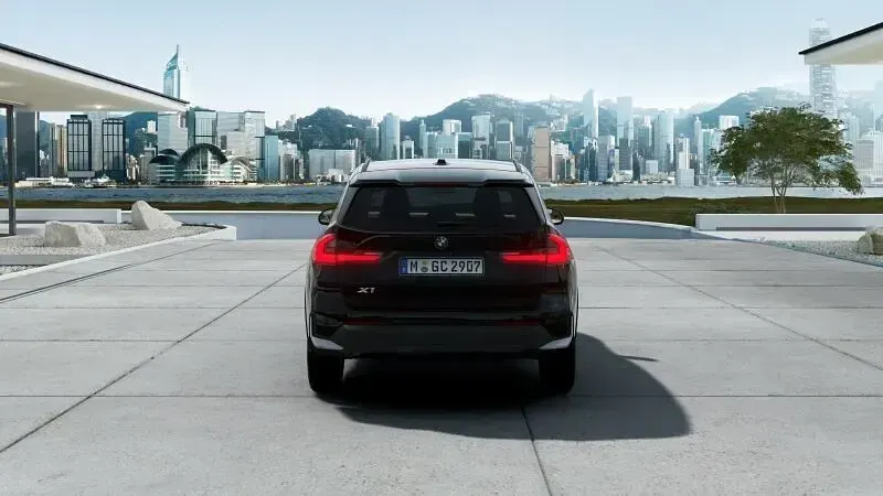 Neu BMW X1 136 PS (100 kW) 2026 Schwarz SUV