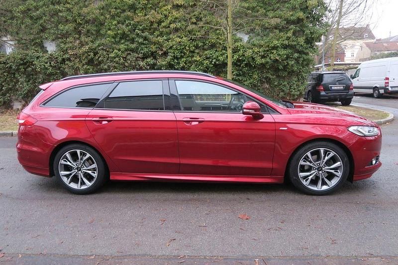 Gebraucht Ford Mondeo ST-Line 165 PS (121 kW) 2018 Rot Limousine