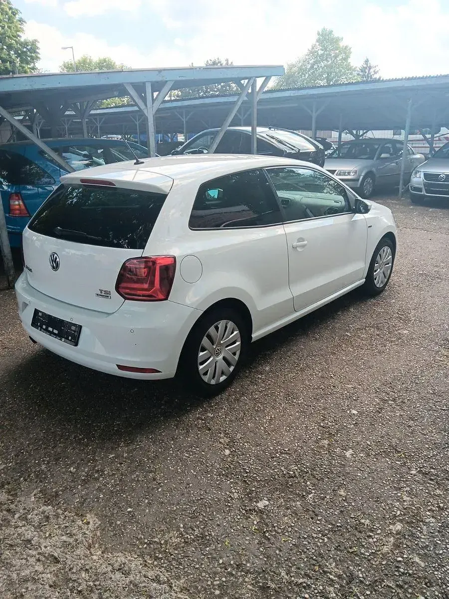 Gebraucht VW Polo LOUNGE 90 PS (66 kW) 2015 Weiß Limousine