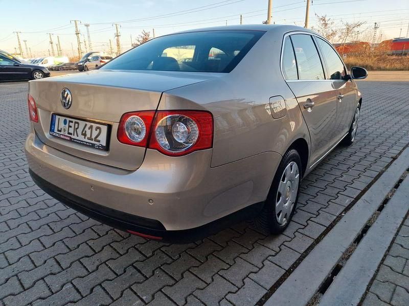 Gebraucht VW Jetta Comfortline 102 PS (75 kW) 2006 Beige Limousine