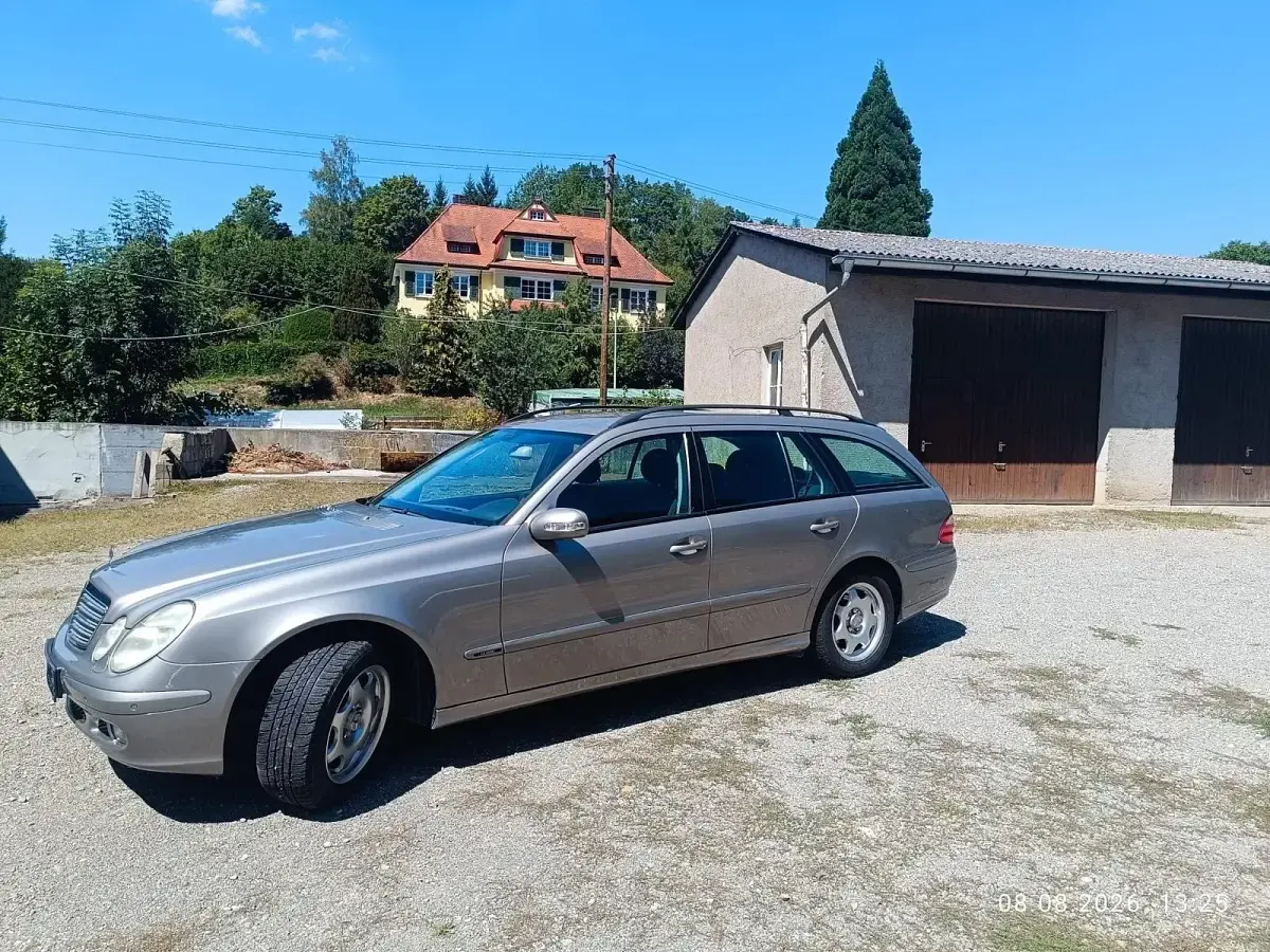 Gebraucht Mercedes E220 150 PS (110 kW) 2005 Gold Kombi