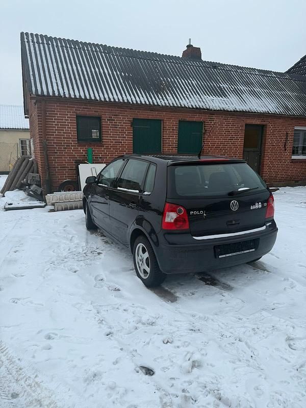 Gebraucht VW Polo 63 PS (46 kW) 2003 Schwarz Kleinwagen