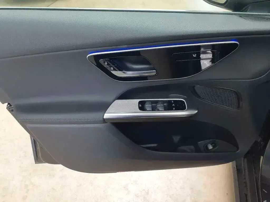 Gebraucht Mercedes GLC220 Avantgarde 197 PS (144 kW) 2024 Grau SUV