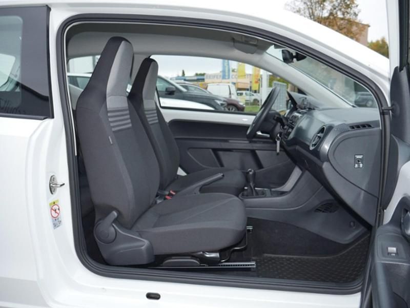 Second-hand VW up! Move 65 CP (47 kW) 2022 Alb Hatchback