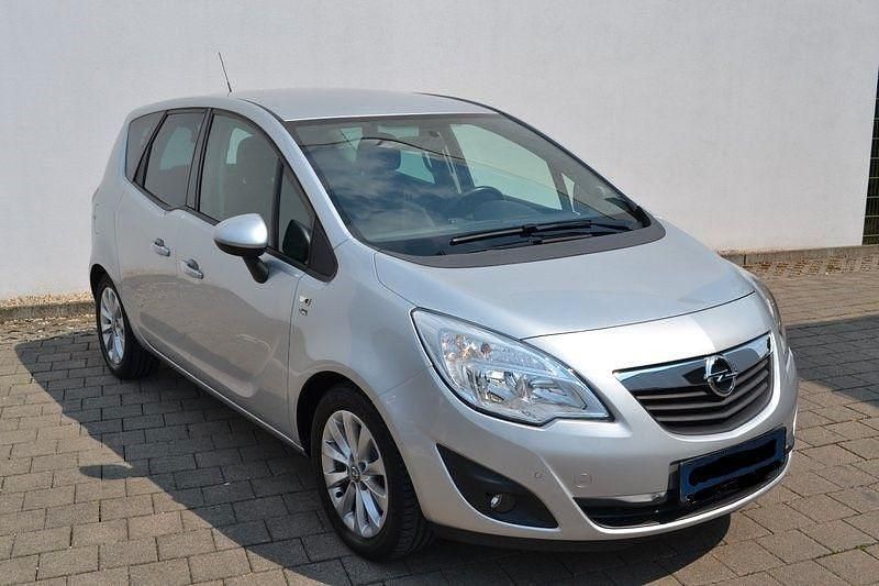 Gebraucht Opel Meriva Active 120 PS (88 kW) 2013 Silber Van / Kleinbus