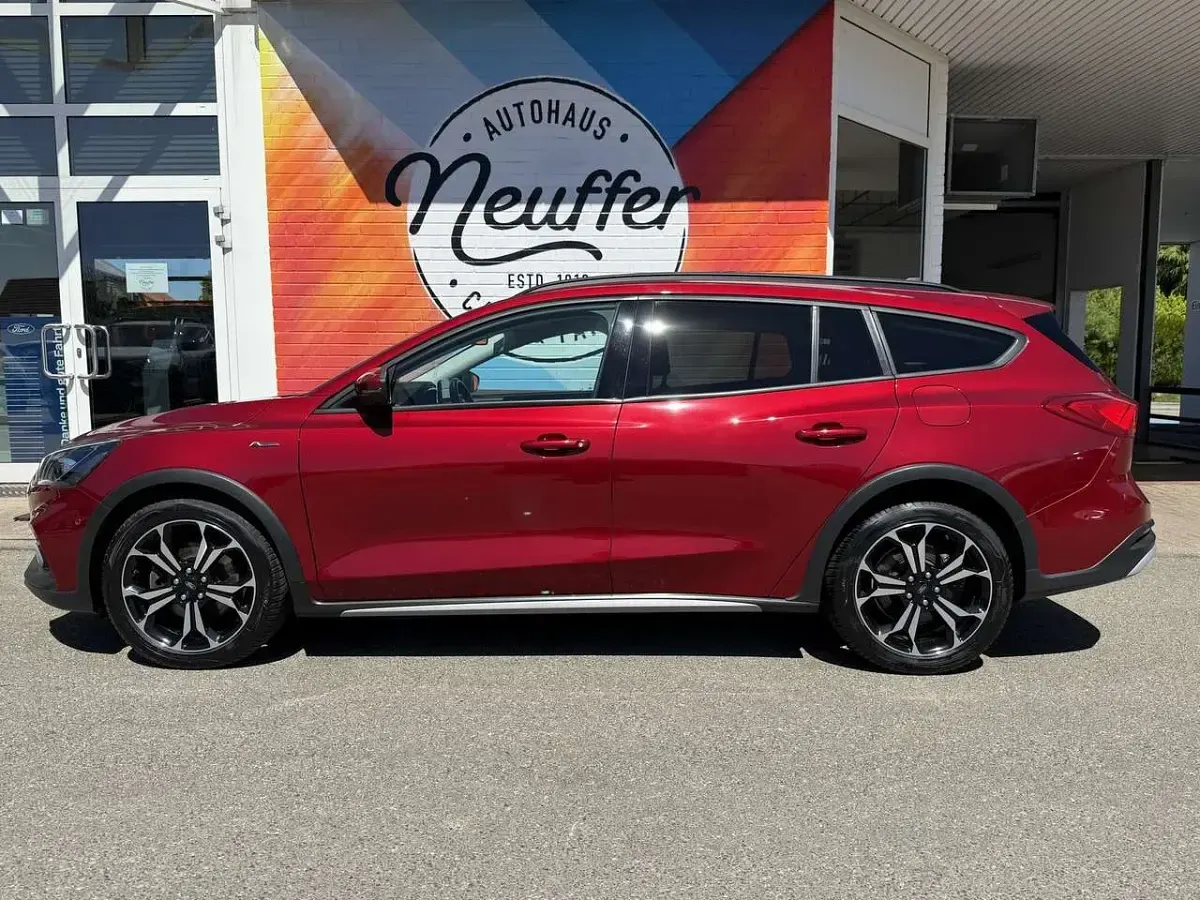 Usado Ford Focus Active 120 HP (88 kW) 2019 Vermelho Carrinha
