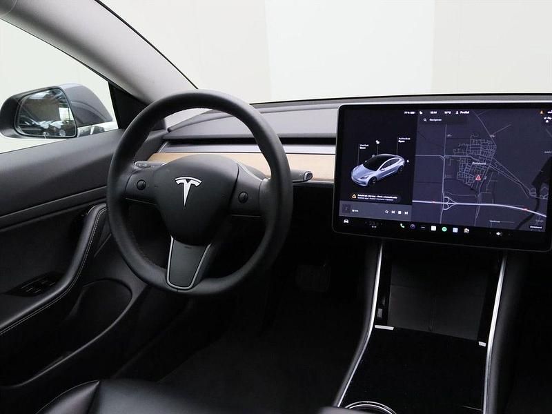 Käytetty Tesla Model 3 Standard Range 225 kW (306 HP) 2020 Harmaa Sedan