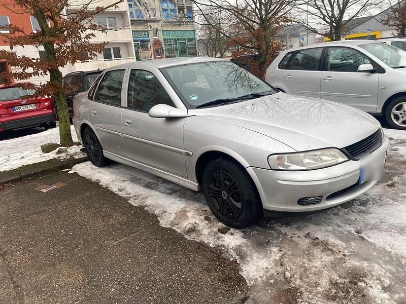 Gebraucht Opel Vectra 100 PS (73 kW) 2001 Silber Limousine